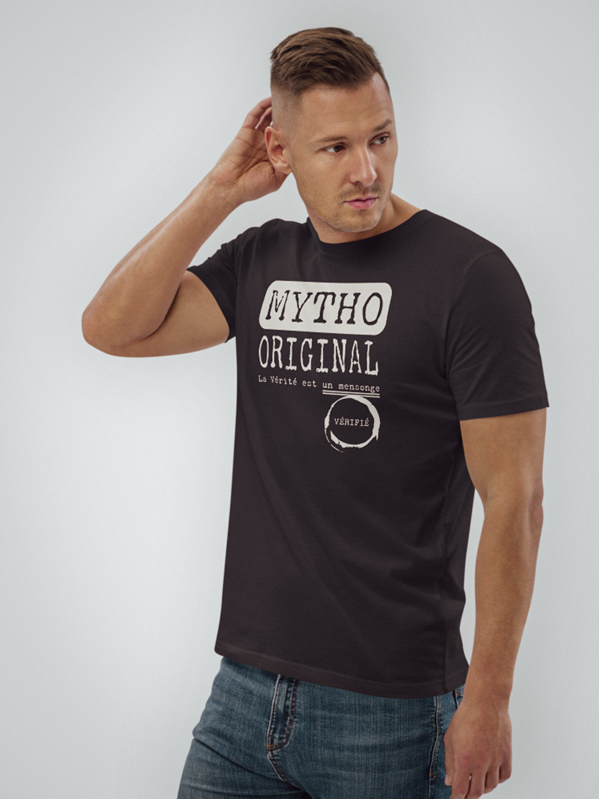 Mannequin homme de trois quart, portant le maillot original Mytho