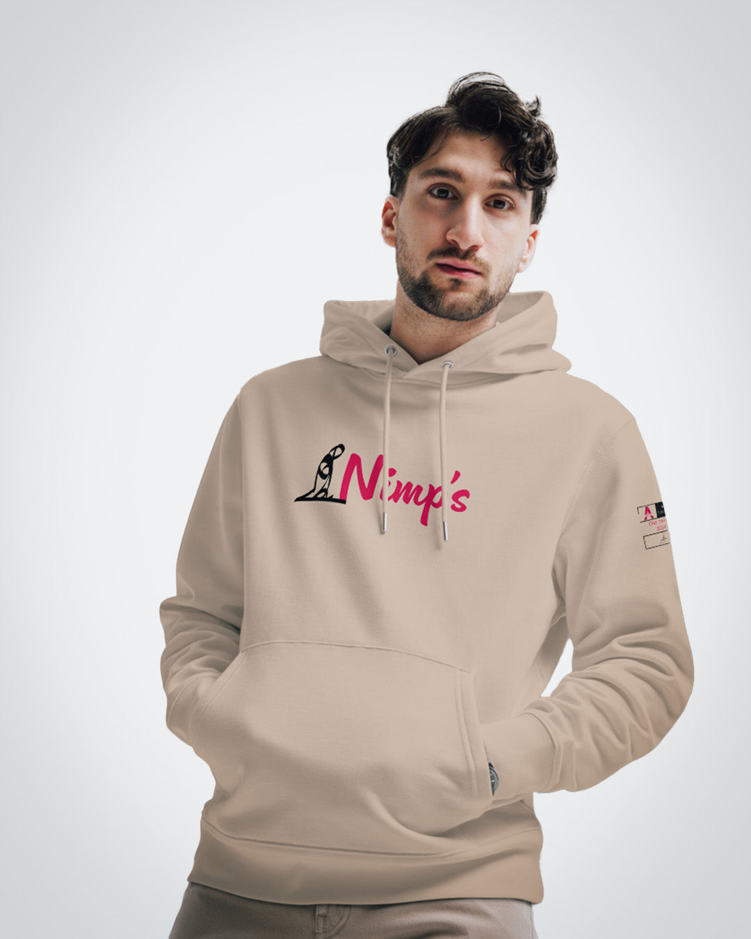 Mannequin homme de face, portant le sweat à capuche original Nimp's