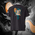 T-shirt unisexe anthracite, vu de dos et portant le design "Abstraction 3" coloré en blanc craie et mandarine