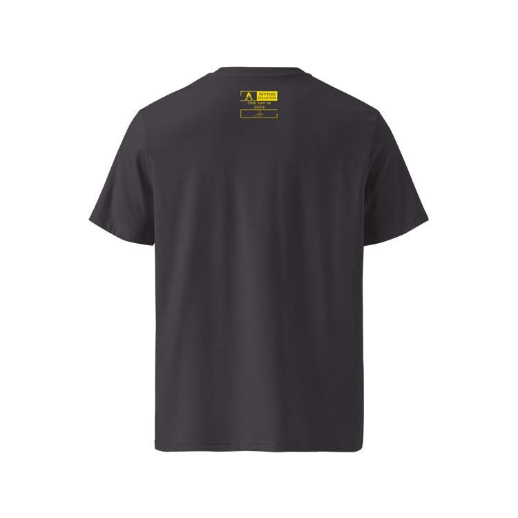 T-shirt unisexe anthracite, vu de dos et portant l'étiquette de la collection "Mytho" coloré en jaune soleil