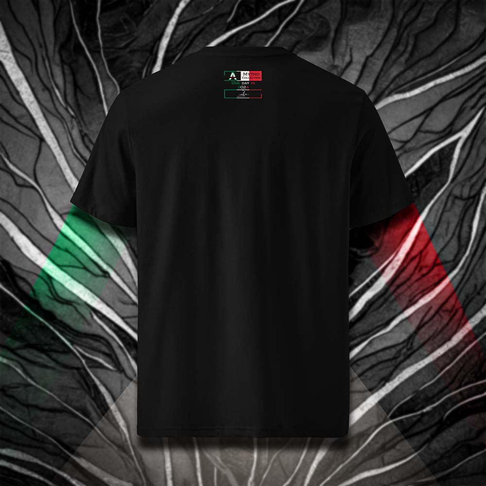 T-shirt unisexe noir, vu de dos et portant l'étiquette de la collection "Mytho" aux couleurs de l'Italie