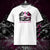 T-shirt unisexe blanc, vu de face et portant le design "Abstraction 1" coloré en noir et magenta