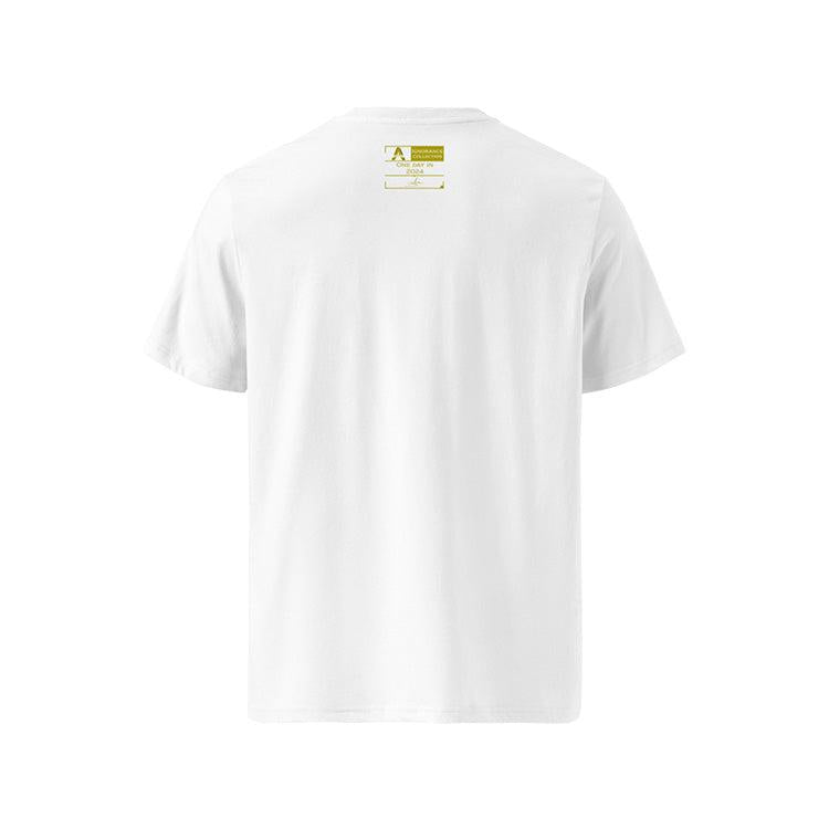 T-shirt unisexe blanc, vu de dos et portant l'étiquette de la collection "Ignorance" aux couleurs botaniques