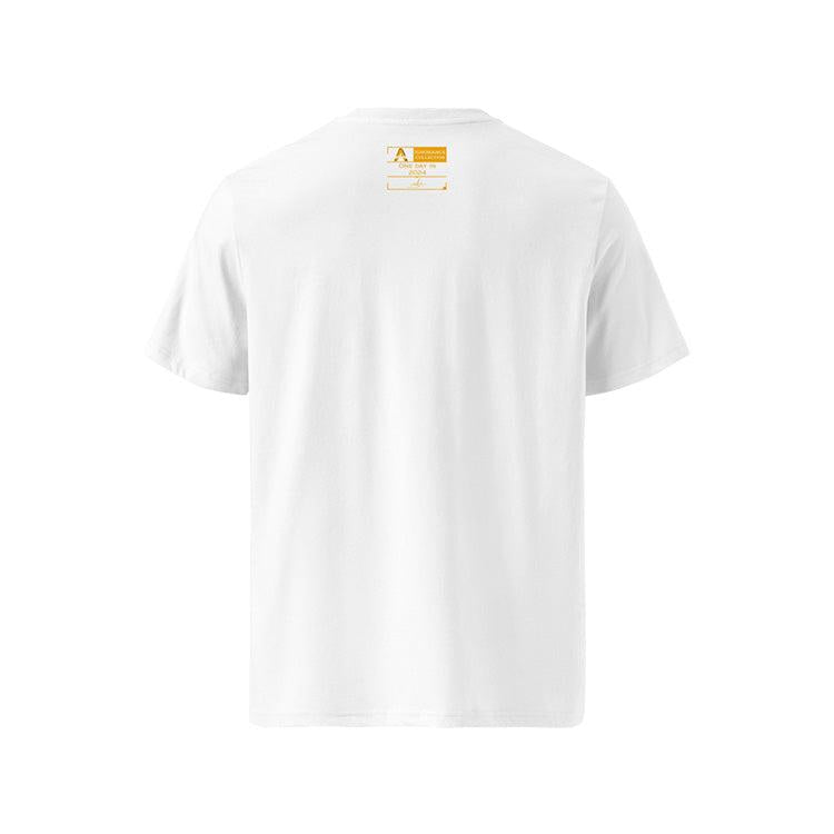 T-shirt unisexe blanc, vu de dos et portant l'étiquette de la collection "Ignorance" aux couleurs conflictuelles