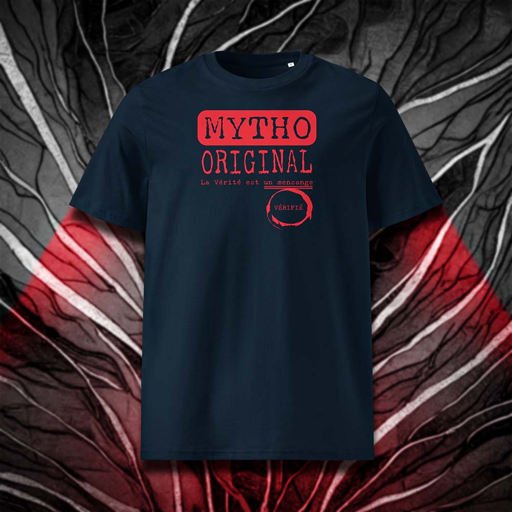 T-shirt unisexe french navy, vu de face et portant le design "Mytho Original" coloré en rouge écarlate