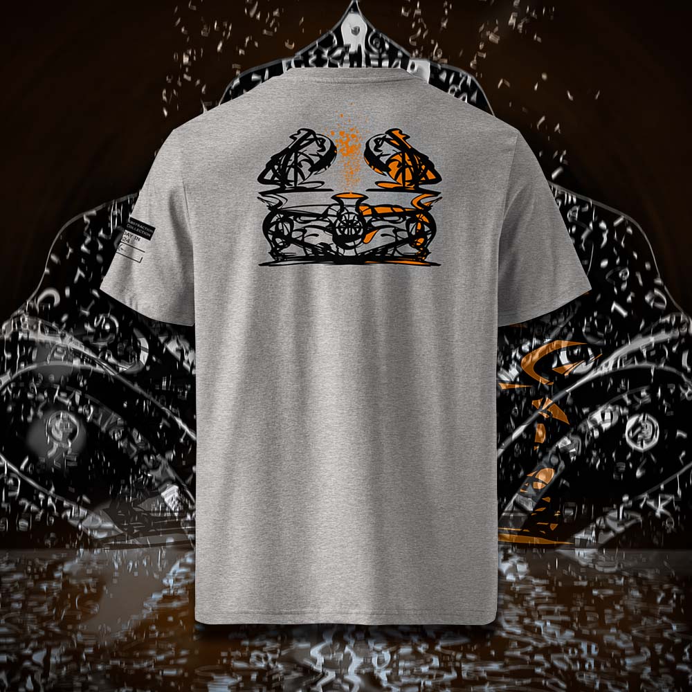 T-shirt unisexe gris clair, vu de dos et portant le design "Abstraction 1" coloré en noir et mandarine