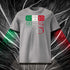 T-shirt unisexe gris clair, vu de face et portant le design "Mytho Original" aux couleurs de l'Italie