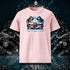 T-shirt unisexe rose, vu de face et portant le design "Abstraction 1" coloré en noir et cyan