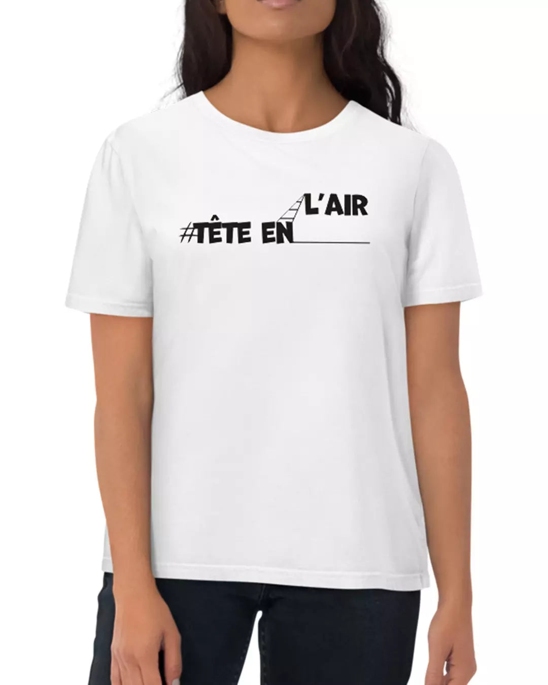 Femme portant le t-shirt blanc Tête en l'air vu de face